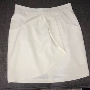 White skirt with pockets